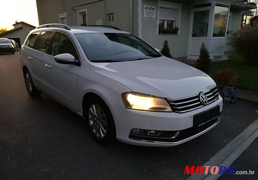 2011' Volkswagen Passat Variant photo #2