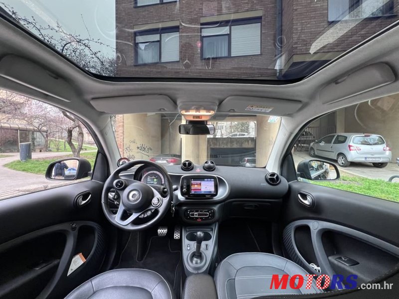 2019' Smart Eq Fortwo Coupe photo #6