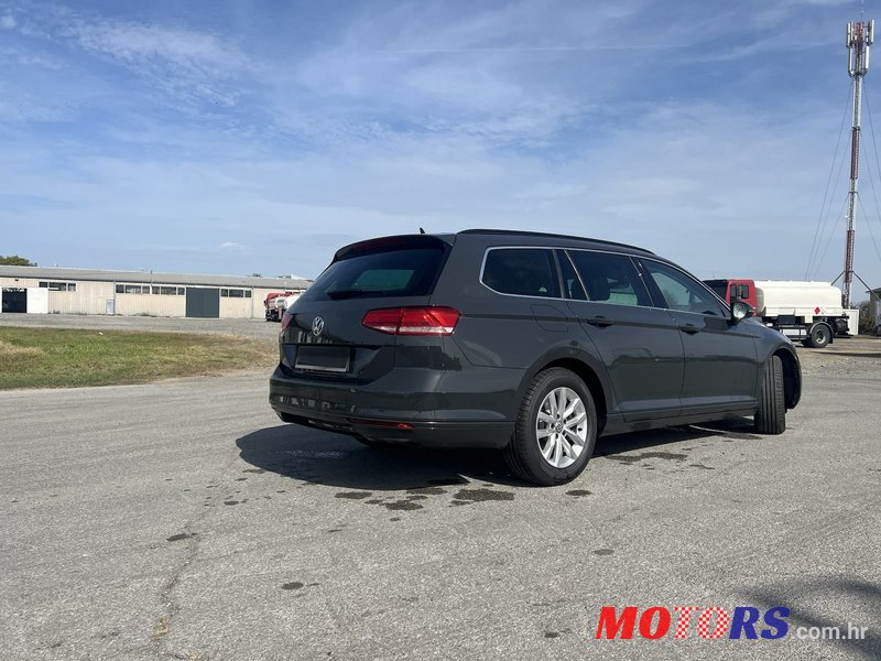 2019' Volkswagen Passat Variant photo #6