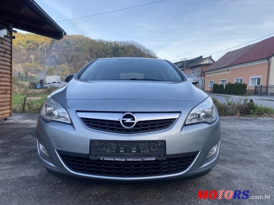 2011' Opel Astra 1,7 Cdti photo #5