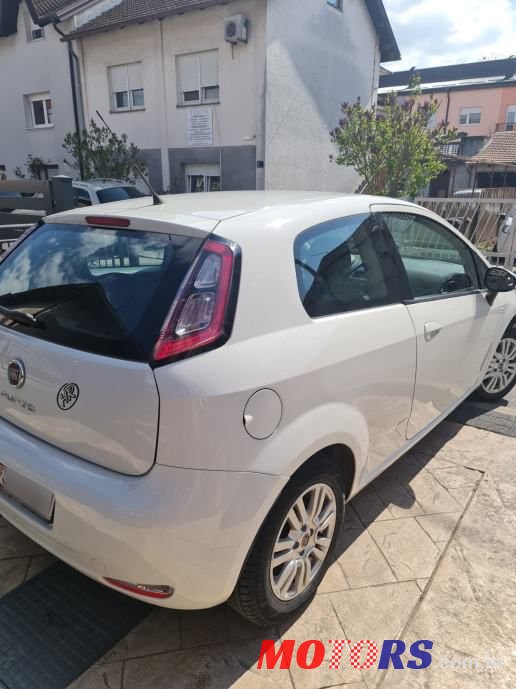 2014' Fiat Punto photo #2