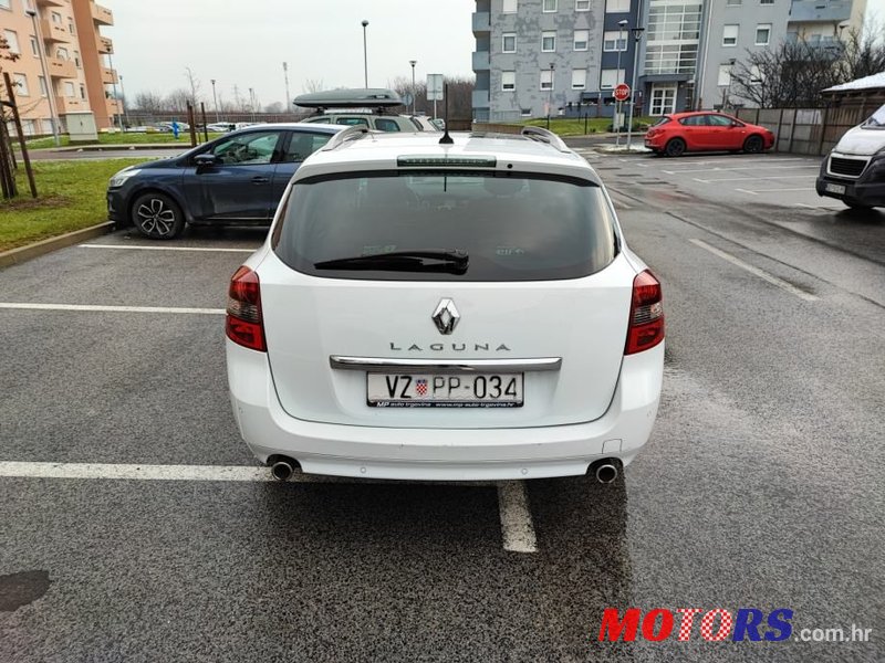 2015' Renault Laguna Grandtour photo #6