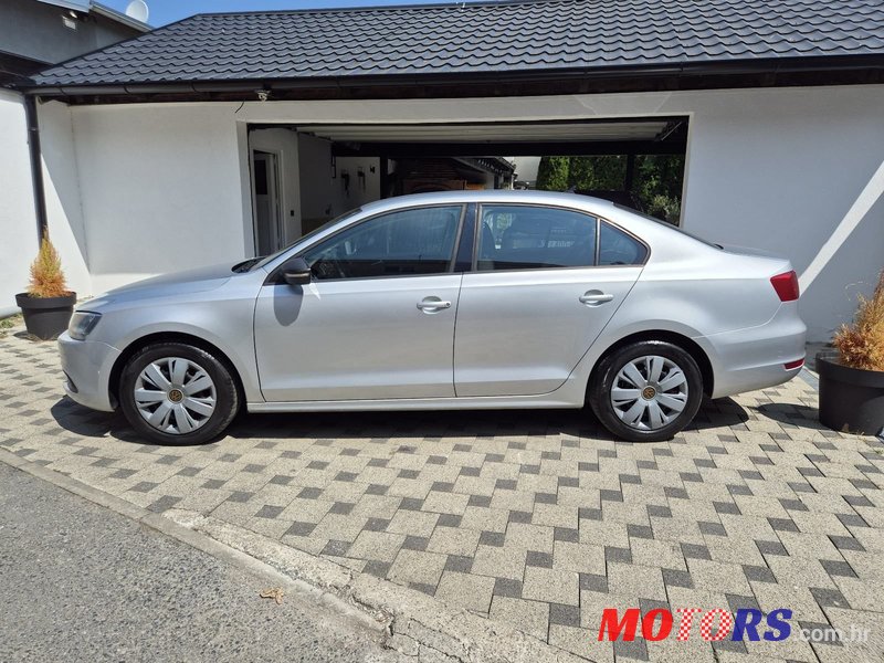 2012' Volkswagen Jetta 1,6 Tdi photo #3