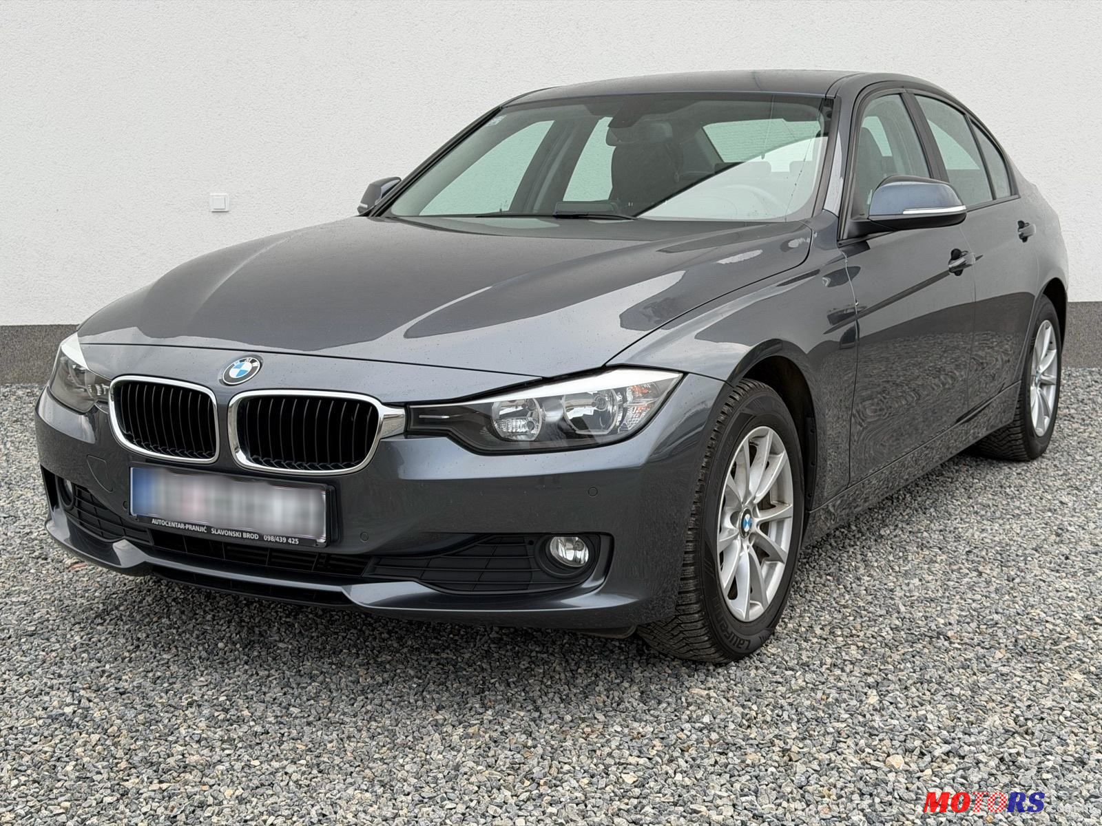 2015' BMW Serija 3 318D photo #3