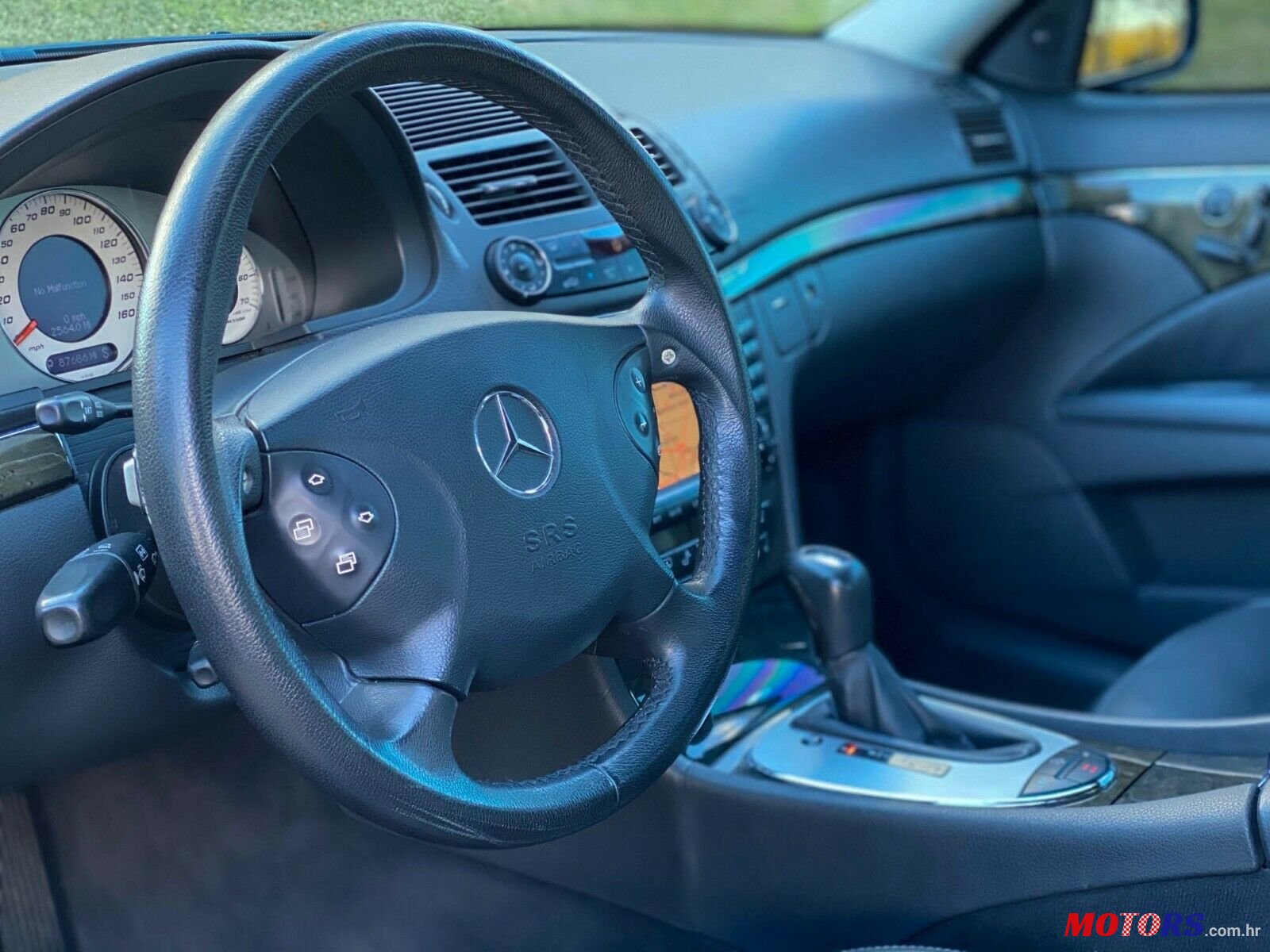 2004' Mercedes-Benz E-Class E55 AMG photo #3