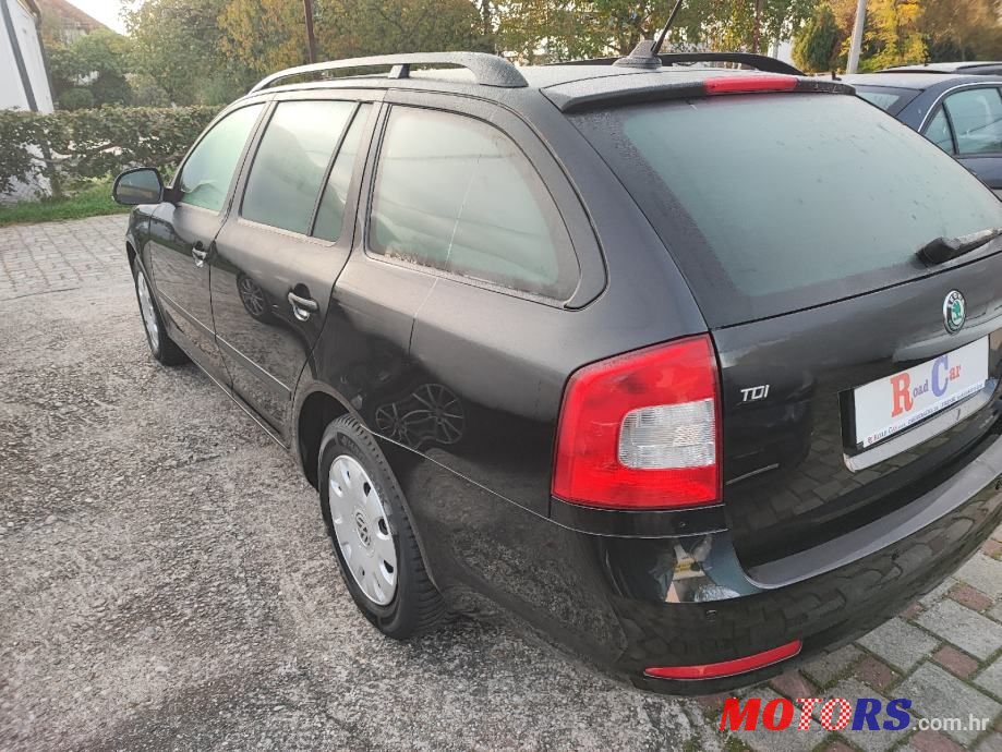 2012' Skoda Octavia Combi photo #4