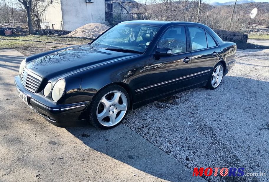 2001' Mercedes-Benz E-Klasa 270 photo #1
