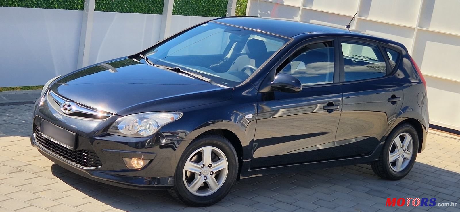2011' Hyundai i30 1,4 16V photo #1
