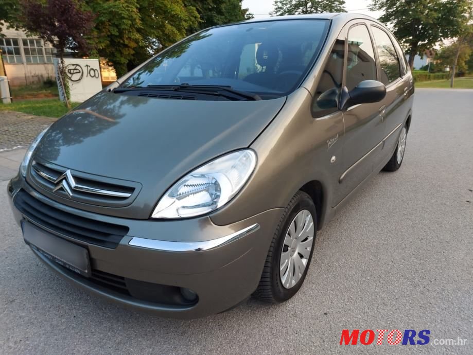 2009' Citroen Xsara Picasso 1,6 I photo #1
