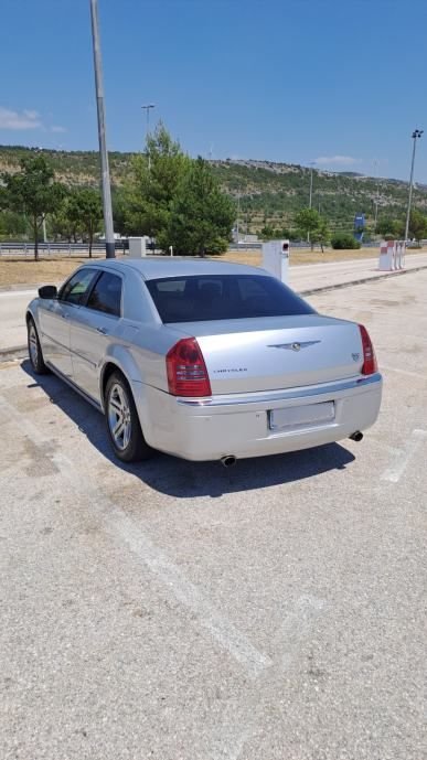 2004' Chrysler 300C photo #4