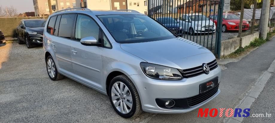 2011' Volkswagen Touran 2,0 Tdi photo #2