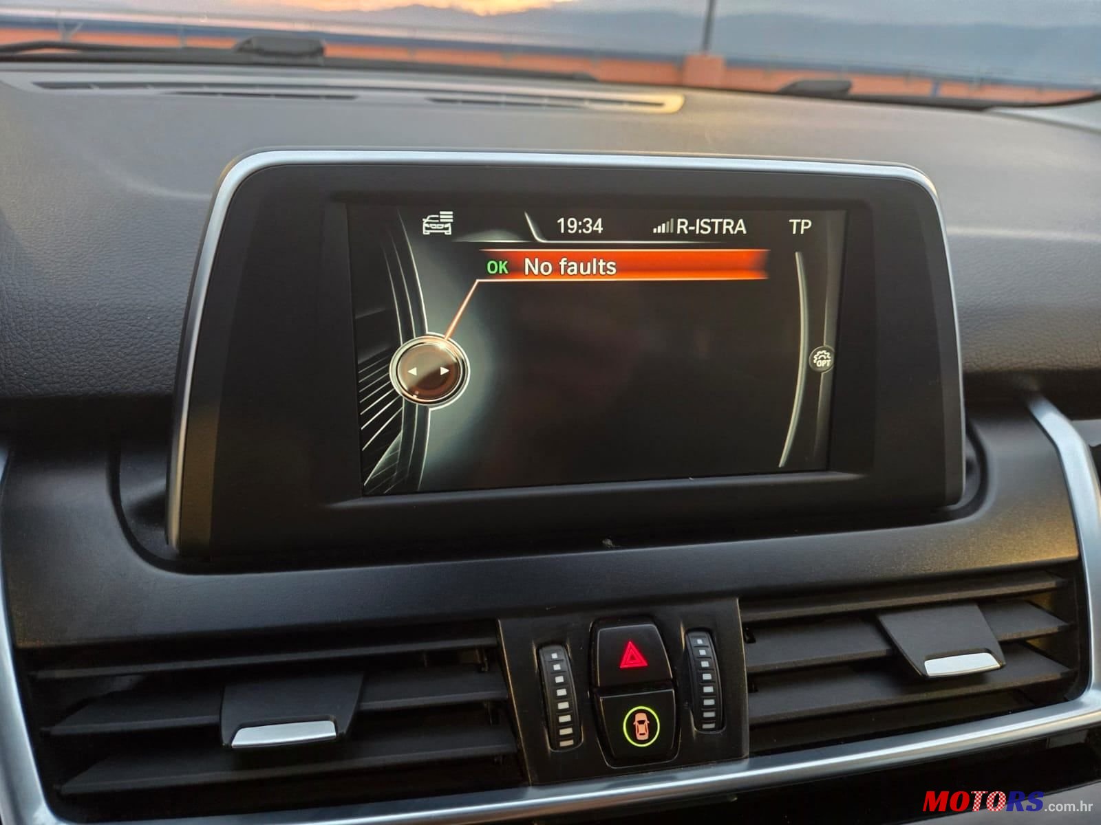 2014' BMW Serija 2 218D Active Tourer photo #2