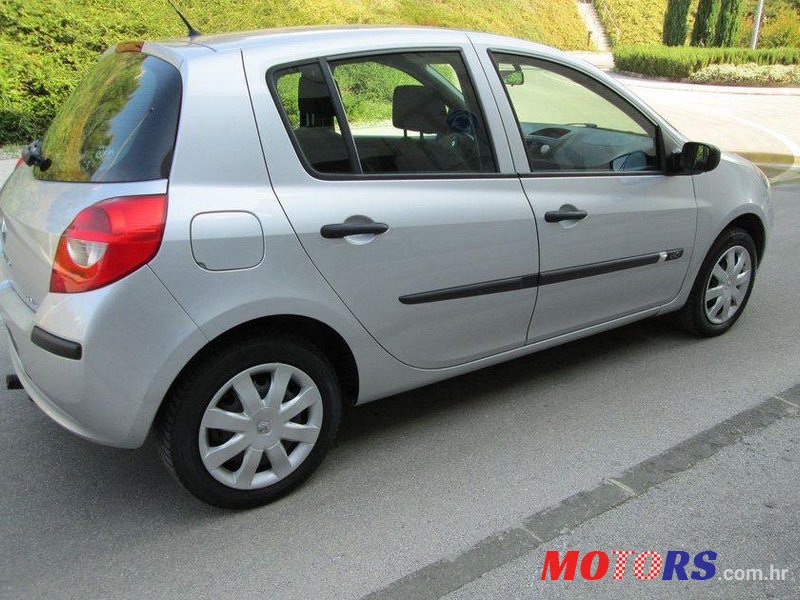 2006' Renault Clio 1,5 Dci photo #2