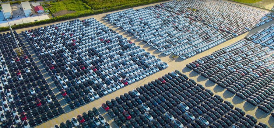 Elon Musk Wants Parked Teslas to Power a Global AI Network