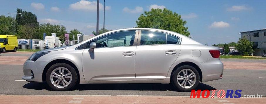 2013' Toyota Avensis 2,0 D-4D photo #1