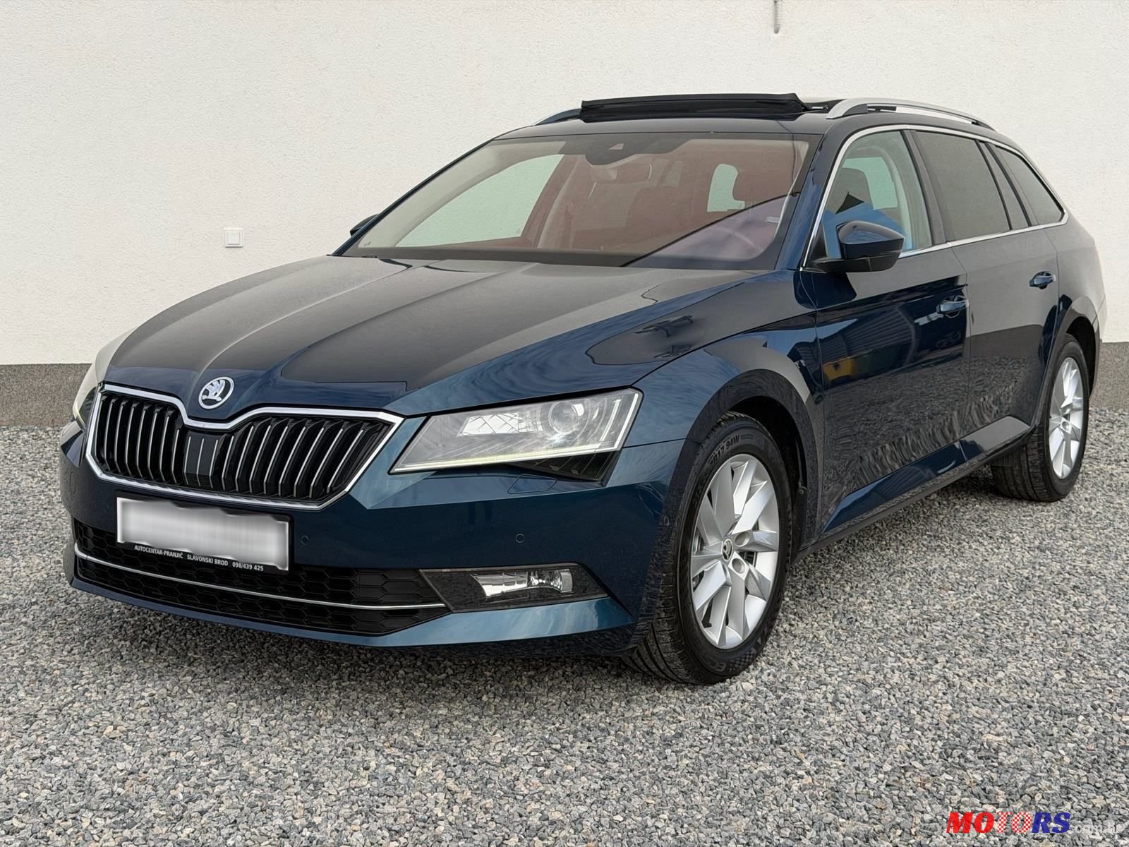2016' Skoda Superb Combi photo #2