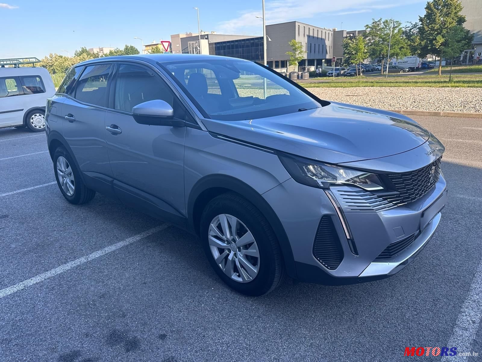 2021' Peugeot 3008 1,5 Bluehdi photo #2
