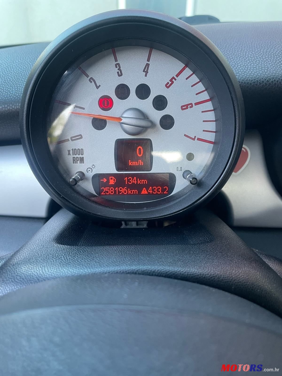 2010' MINI Cooper Cooper D photo #5