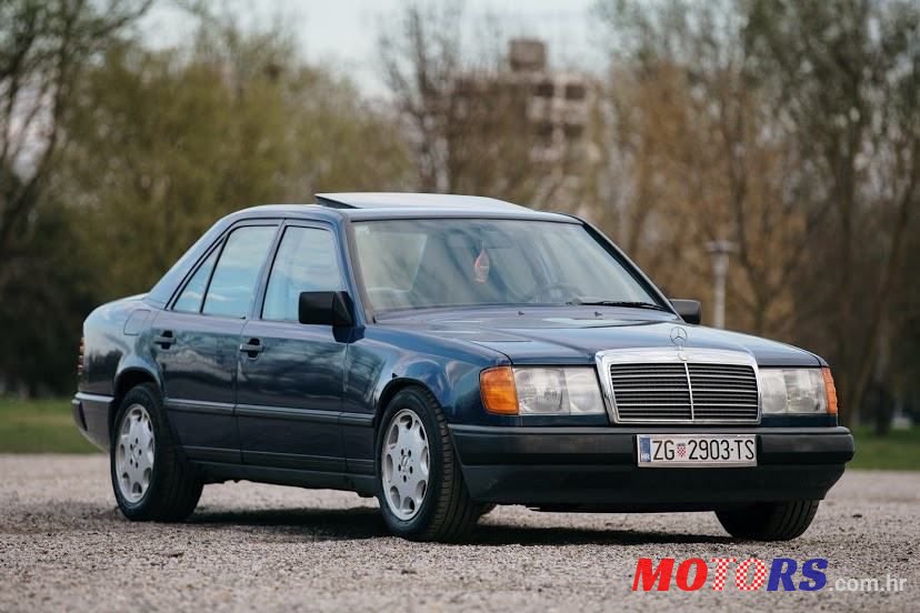 1987' Mercedes-Benz 124 260 photo #2