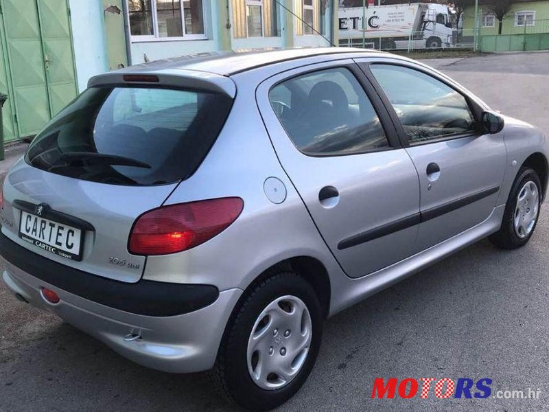 2003' Peugeot 206 206 1,4 Hdi photo #3