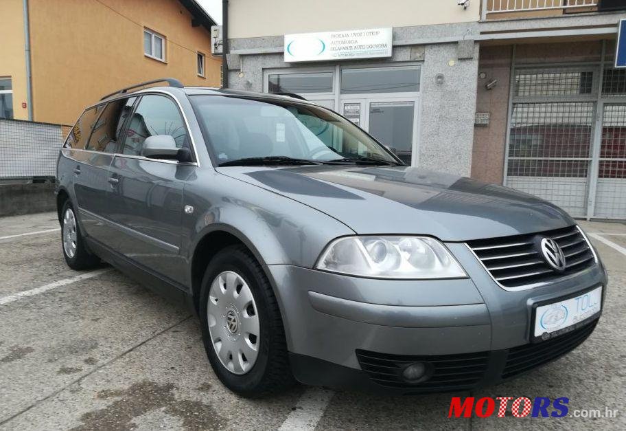 2001' Volkswagen Passat Variant photo #2