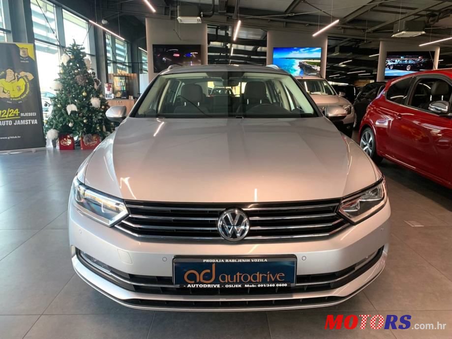 2017' Volkswagen Passat Variant photo #2