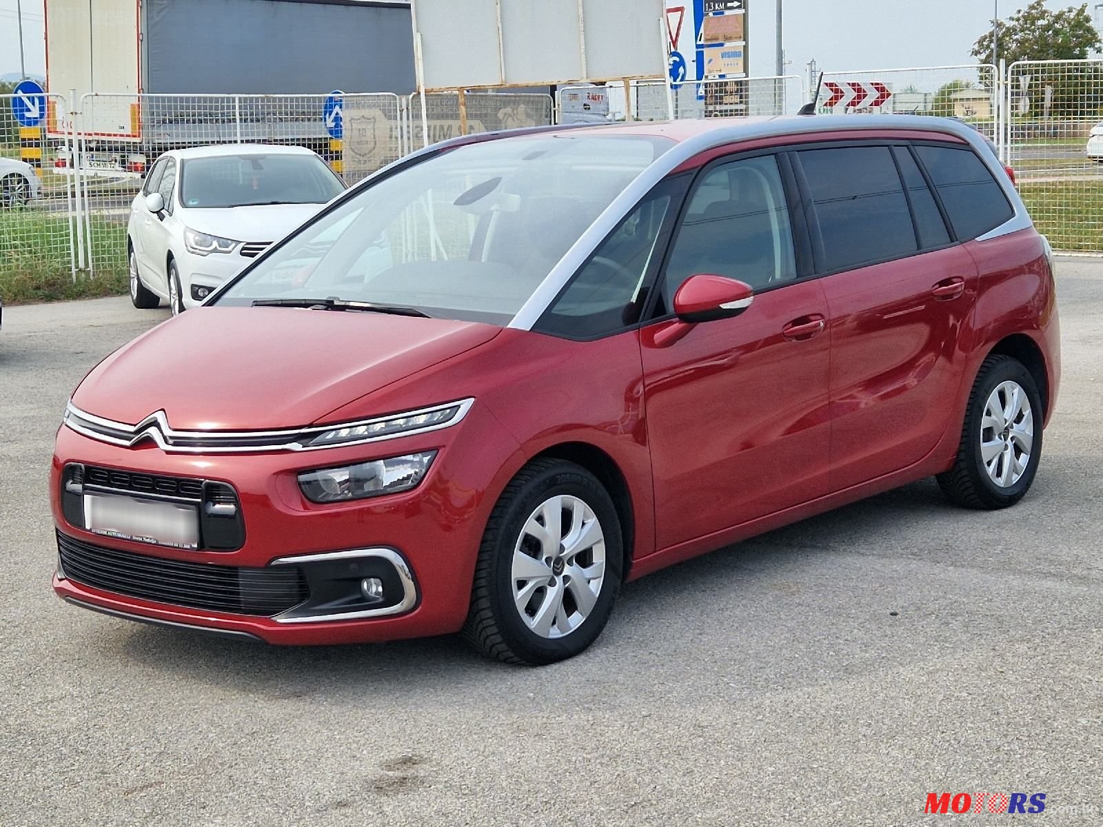 2019' Citroen C4 SpaceTourer photo #3