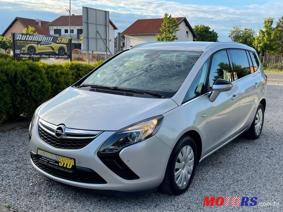 2014' Opel Zafira photo #1