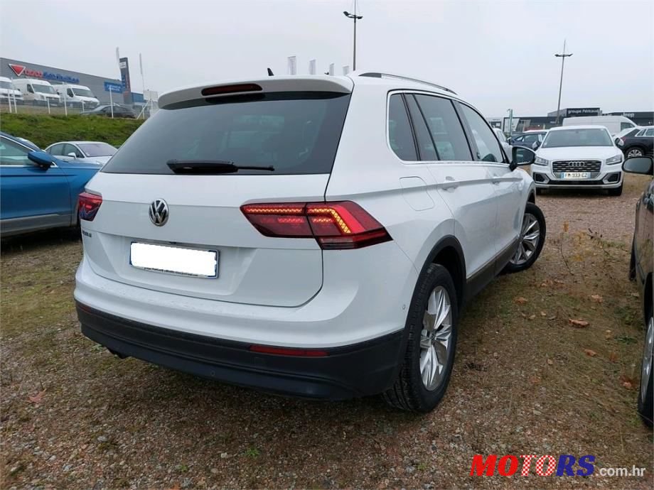 2018' Volkswagen Tiguan photo #4