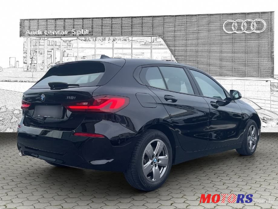 2022' BMW Serija 1 118I photo #4