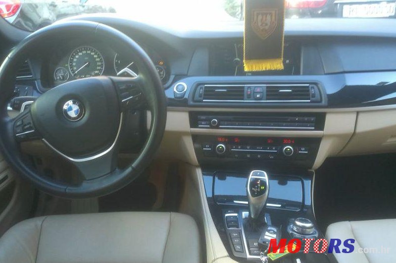 2011' BMW Serija 5 530Xd photo #1