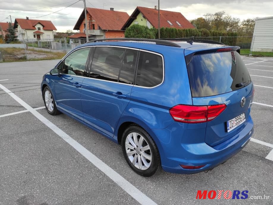 2016' Volkswagen Touran 2,0 Tdi Bmt photo #3