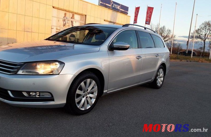 2010' Volkswagen Passat Variant photo #2