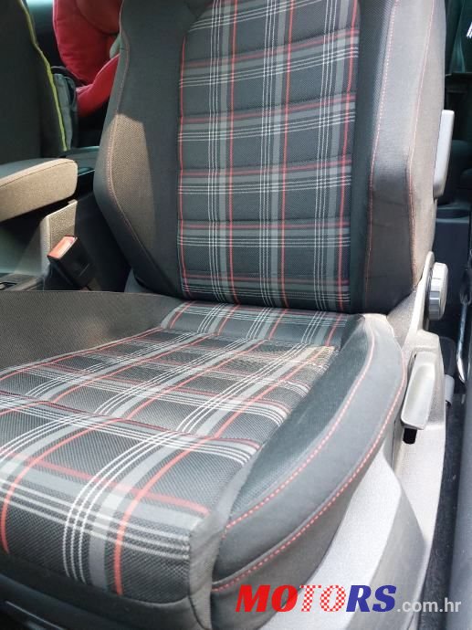 2013' Volkswagen Golf 7 2,0 Bmt photo #2