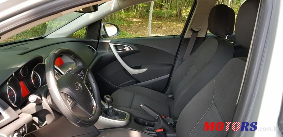 2010' Opel Astra 1,4 photo #3