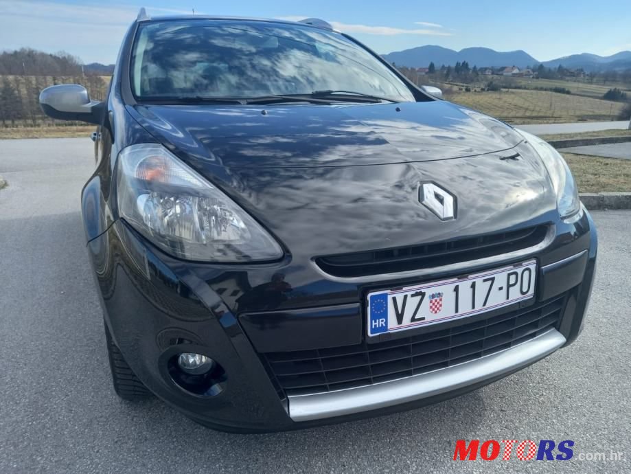 2010' Renault Clio photo #2