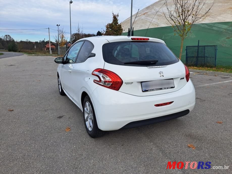 2013' Peugeot 208 1,0 Vti photo #6