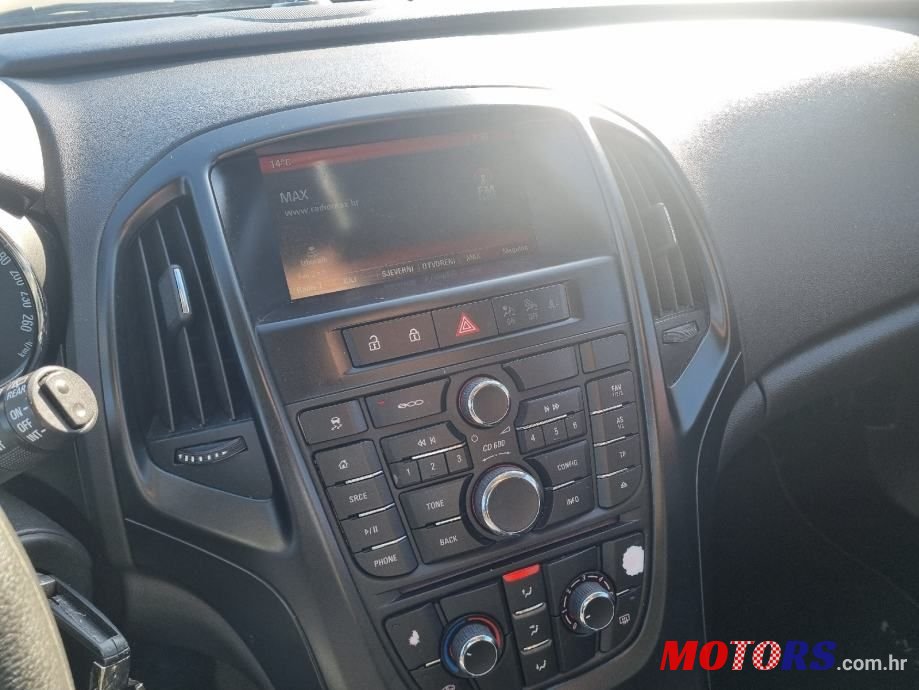 2015' Opel Astra Karavan photo #3