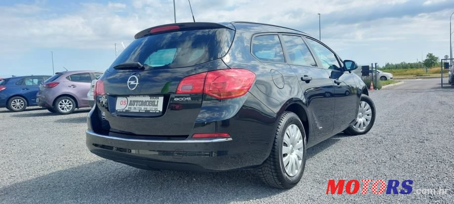 2015' Opel Astra Karavan photo #5