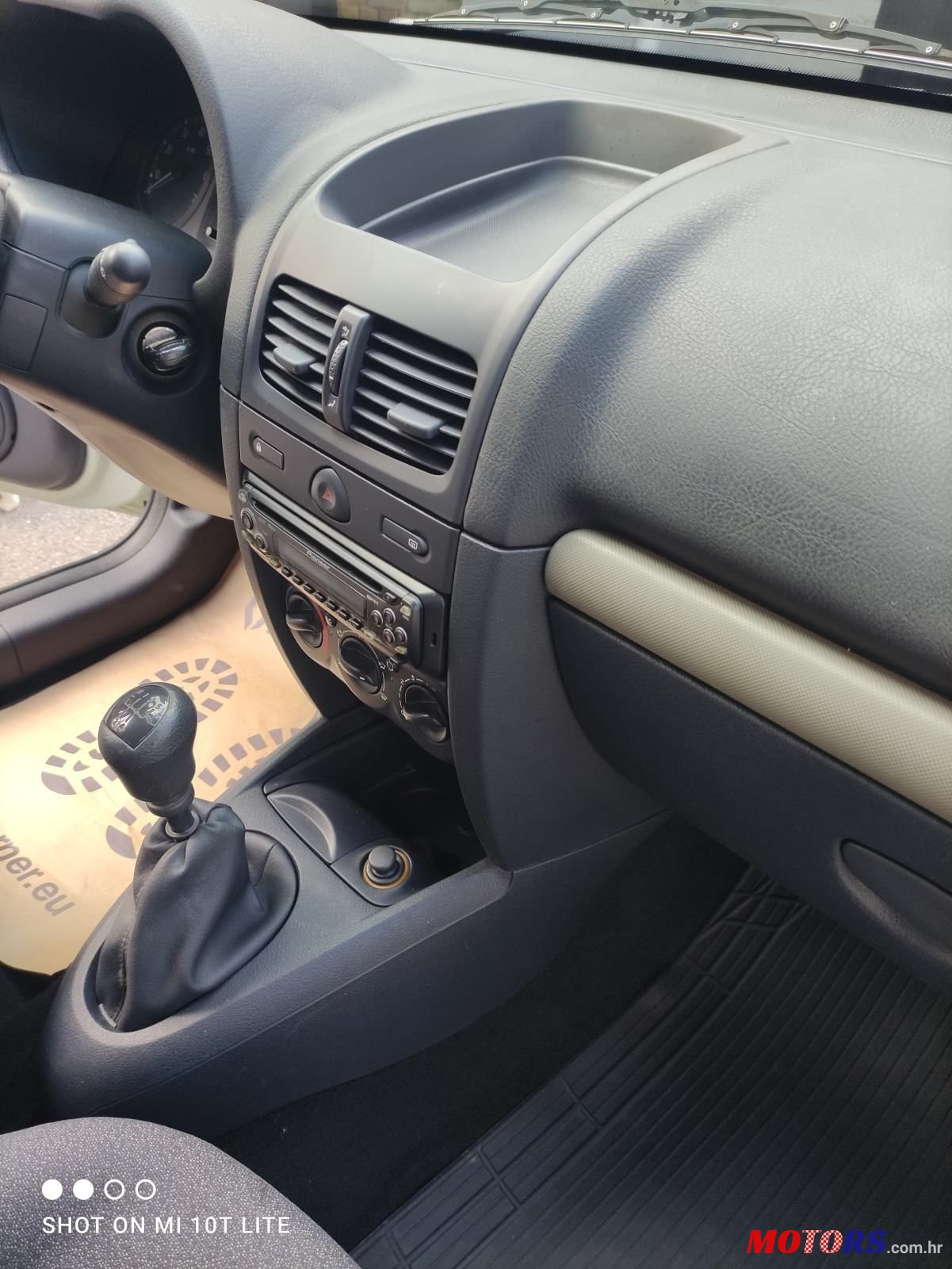 2004' Renault Clio 1,5 Dci photo #1