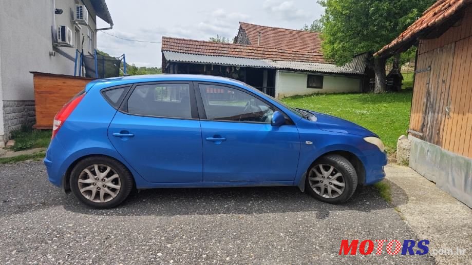 2007' Hyundai i30 1,4 16V photo #3