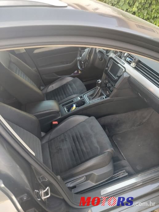 2015' Volkswagen Passat Variant photo #6