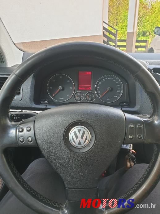 2006' Volkswagen Golf 5 photo #5