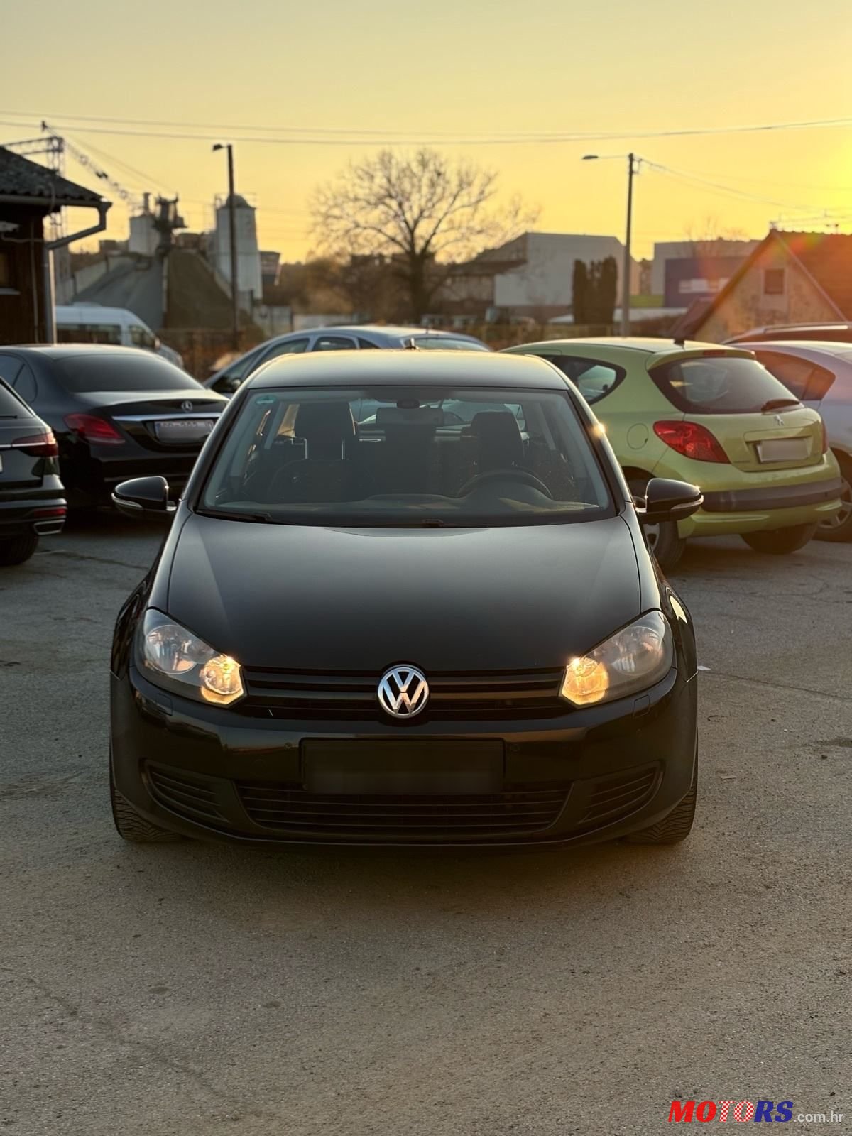 2011' Volkswagen Golf VI 1,6 Tdi photo #1