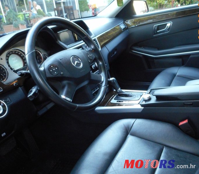 2010' Mercedes-Benz 200E CDI photo #4