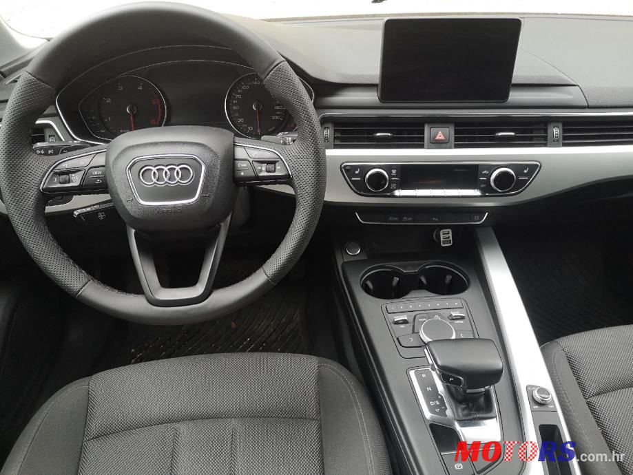 2017' Audi A4 Avant photo #5