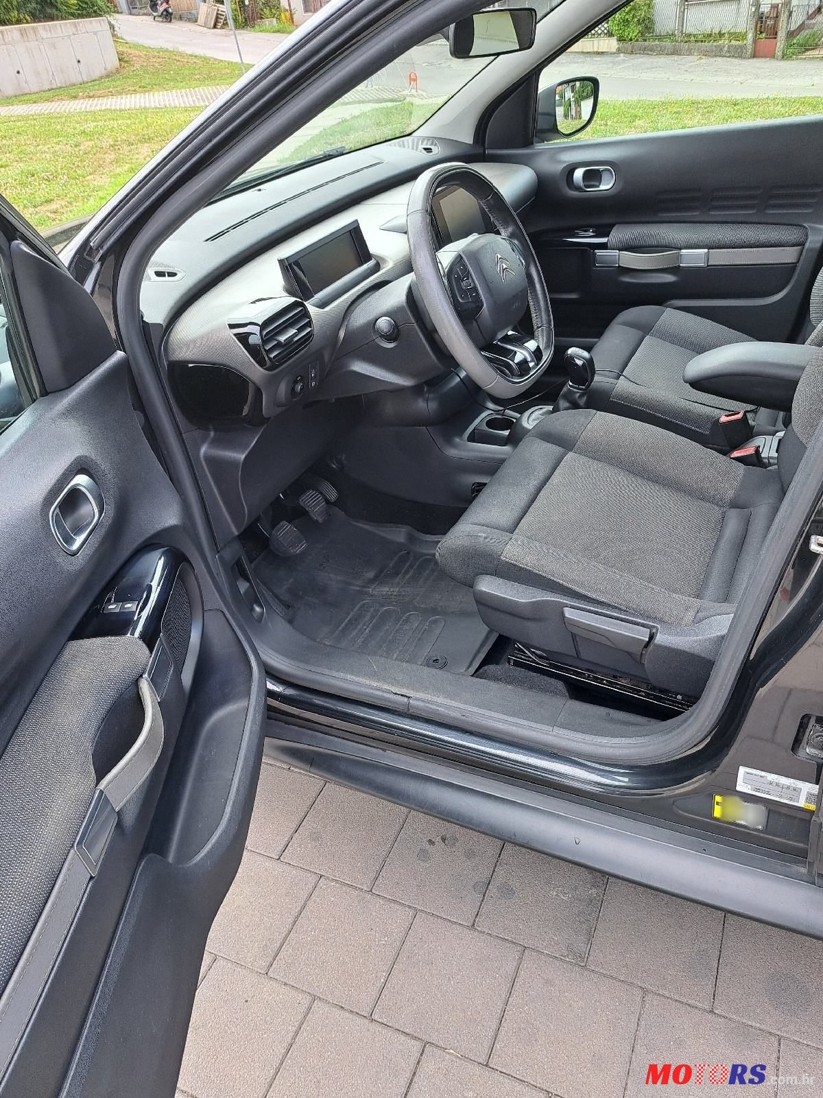 2015' Citroen C4 Cactus 1,6 Bluehdi photo #4