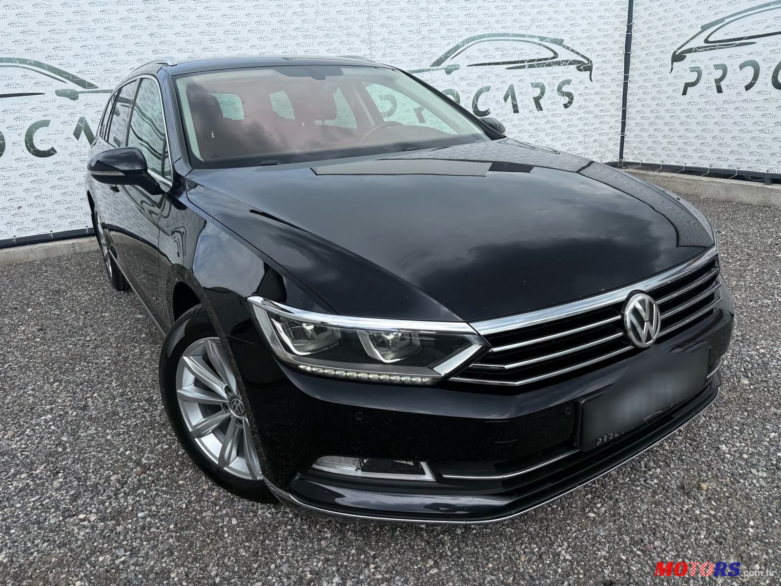 2015' Volkswagen Passat Variant photo #2
