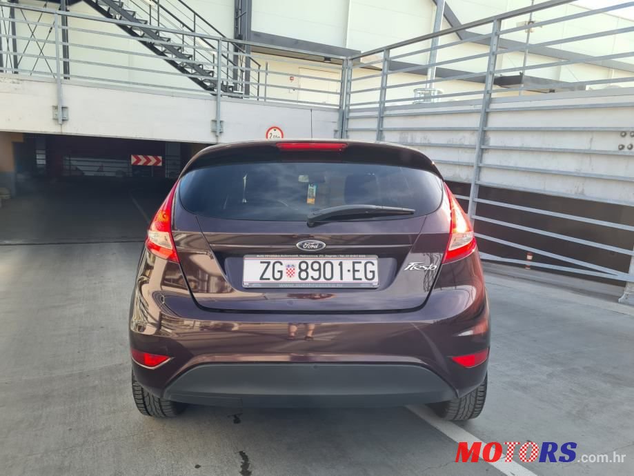 2010' Ford Fiesta photo #6