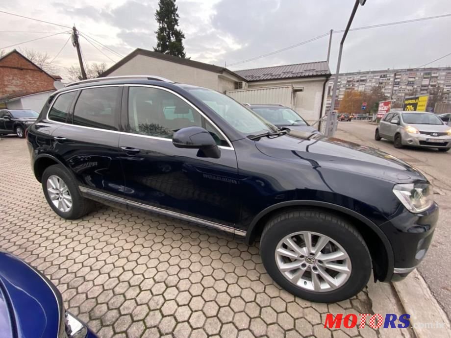 2018' Volkswagen Touareg photo #4